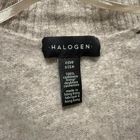 Halogen 100% Cashmere Cape with Pockets - One Size - Picture 7 of 7